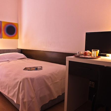 Hotel Garni Centro Chiasso Exteriör bild