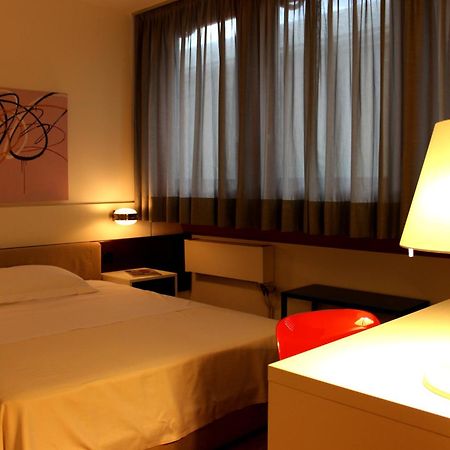 Hotel Garni Centro Chiasso Exteriör bild